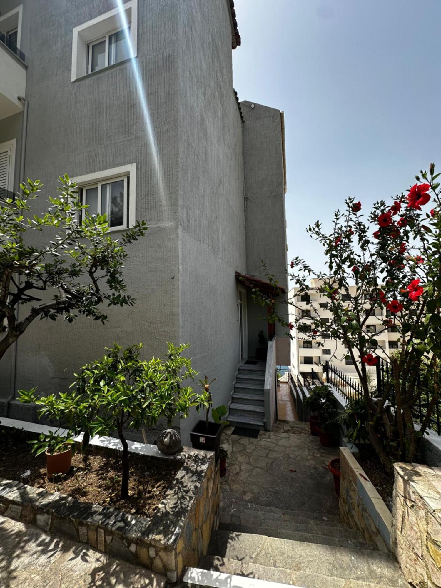 Ylli'S Apartments Sarandë Exteriör bild