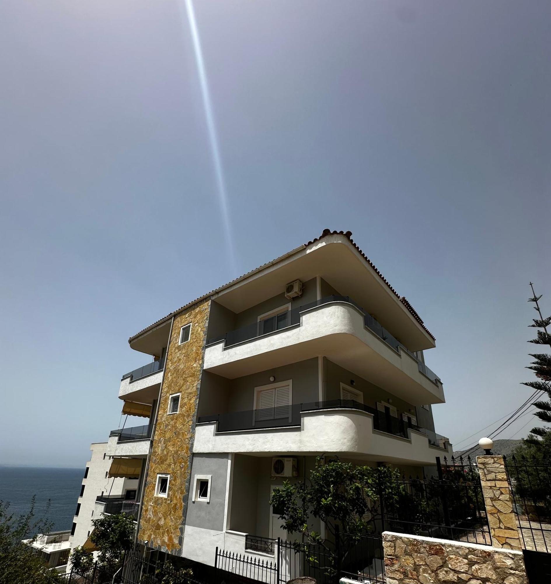 Ylli'S Apartments Sarandë Exteriör bild